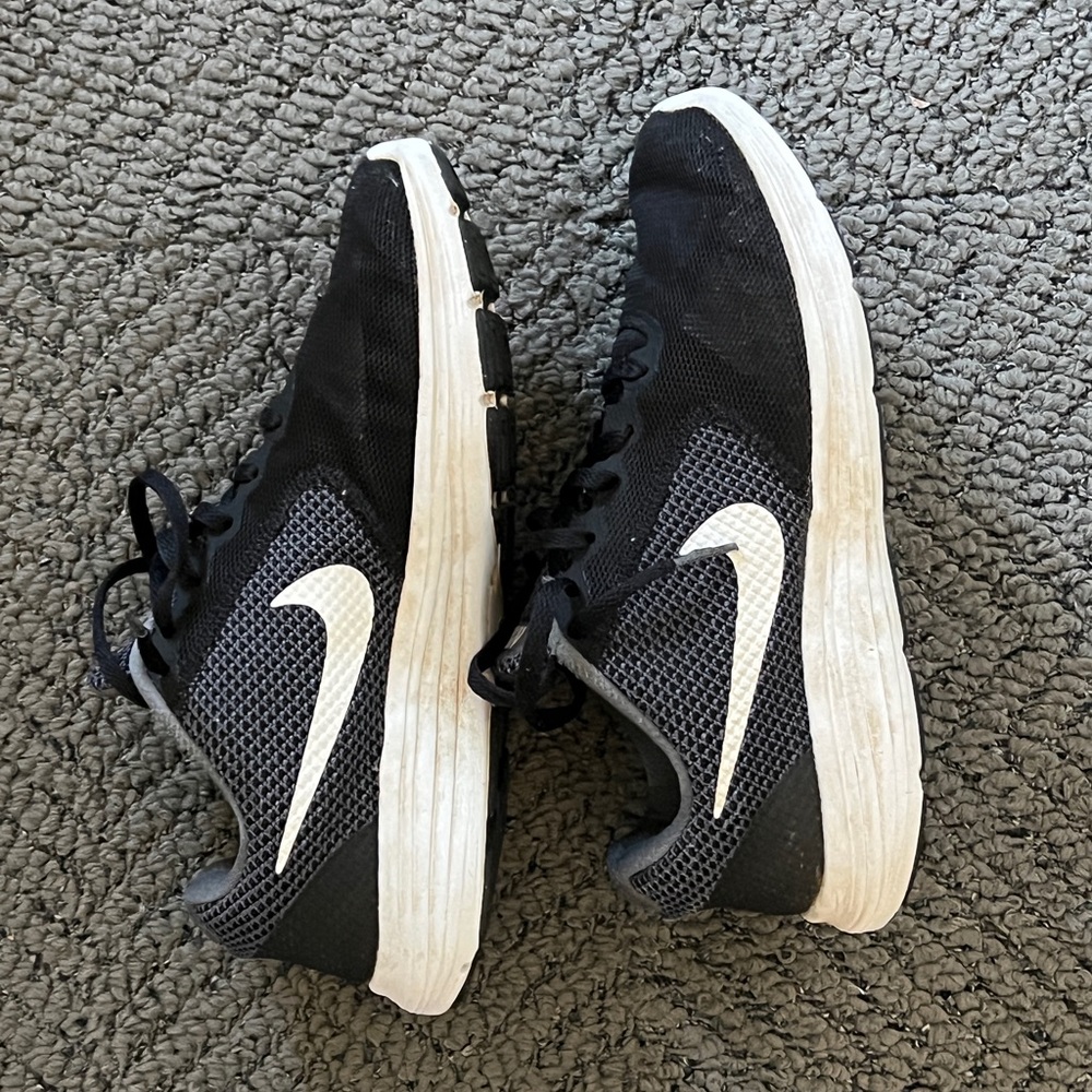 Nike Black and White Running Shoes